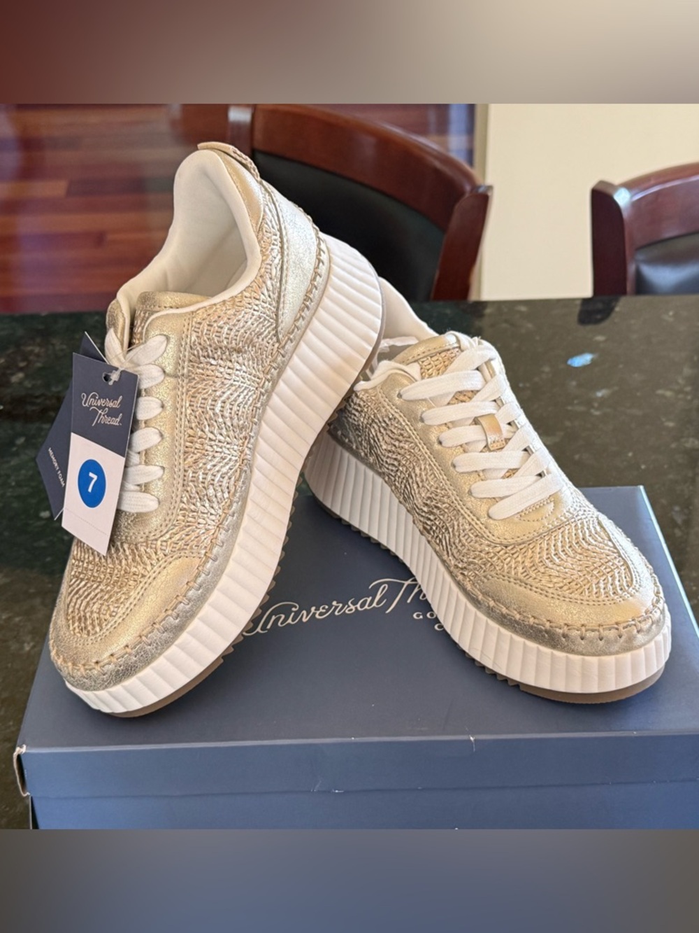 Universal Thread Women's Gold Woven Persephone Sneakers Memory Foam Size 7
